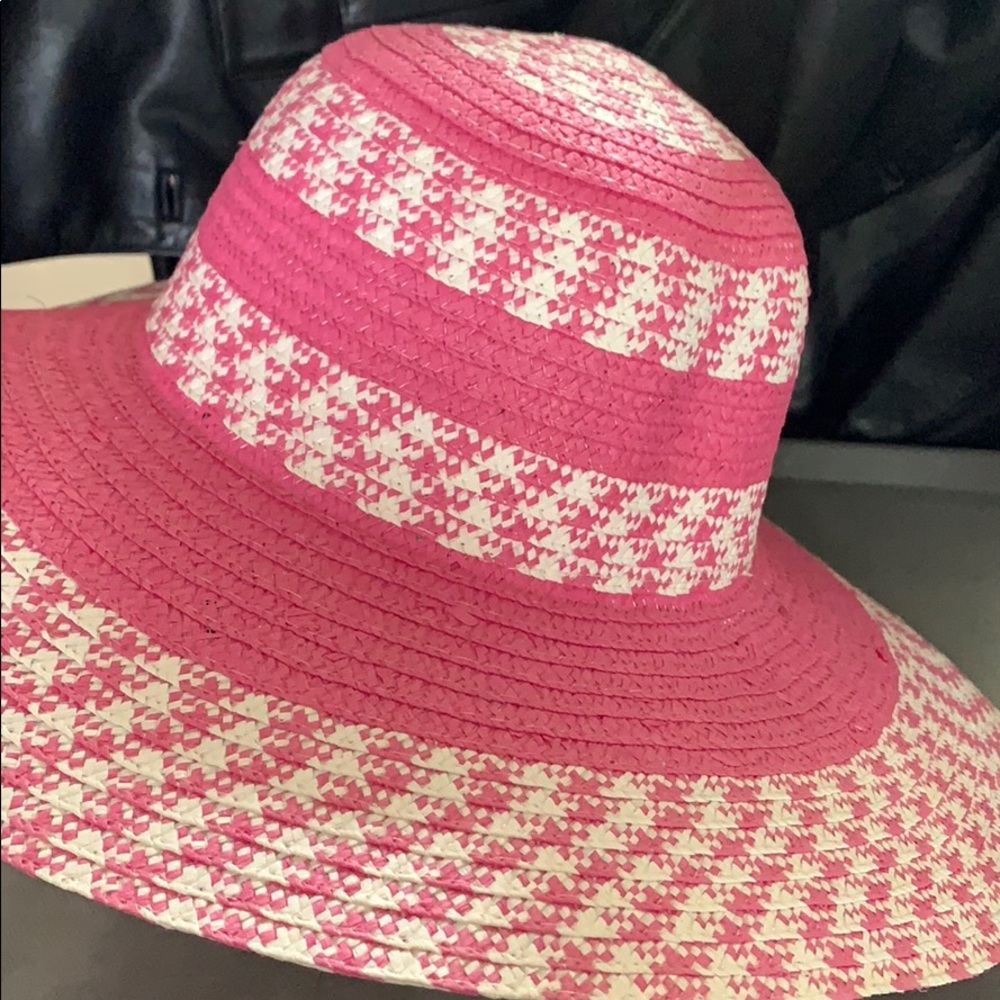Pink/White Sun Hat! ๐ - Picture 2 of 4